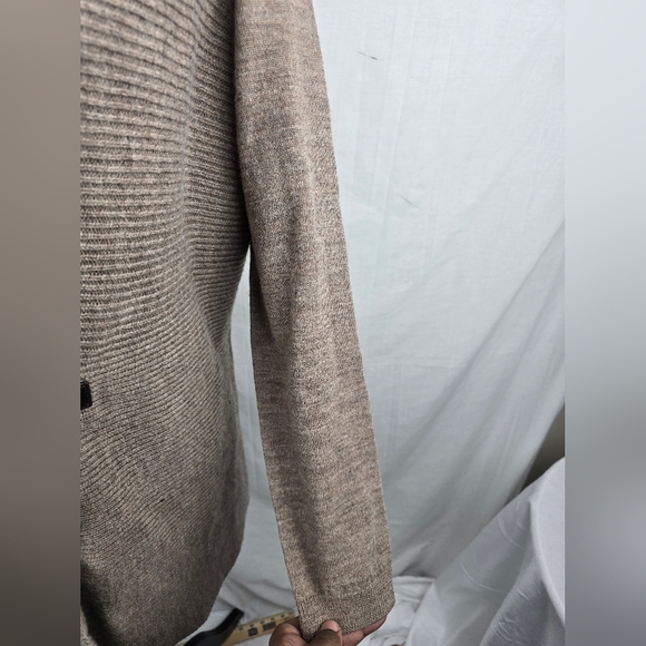 Cynthia Rowley Elegant Tan Women's Merino Wool Cardigan Sweater with Buckle Sz L - Picture 3 of 14